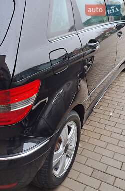 Хетчбек Mercedes-Benz B-Class 2010 в 