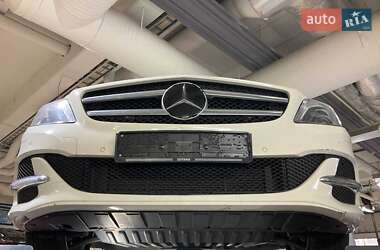Хэтчбек Mercedes-Benz B-Class 2017 в 