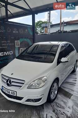 Хэтчбек Mercedes-Benz B-Class 2009 в 