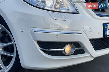 Хетчбек Mercedes-Benz B-Class 2010 в 