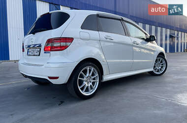 Хетчбек Mercedes-Benz B-Class 2010 в 