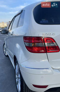 Хетчбек Mercedes-Benz B-Class 2010 в 