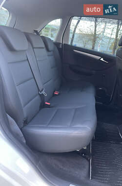 Хетчбек Mercedes-Benz B-Class 2010 в 
