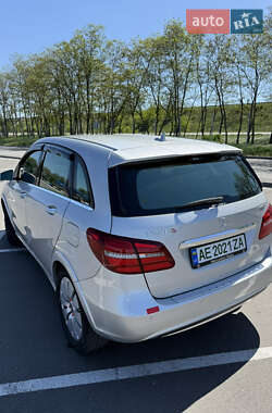 Хэтчбек Mercedes-Benz B-Class 2017 в 