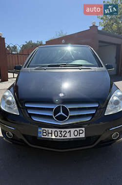 Хэтчбек Mercedes-Benz B-Class 2011 в 