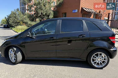 Хэтчбек Mercedes-Benz B-Class 2011 в 