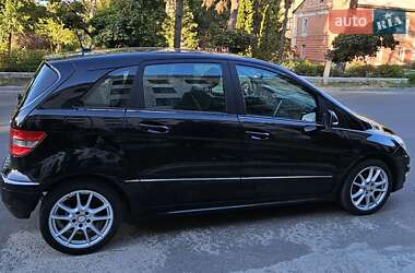 Хэтчбек Mercedes-Benz B-Class 2010 в 