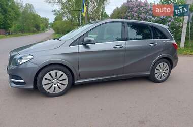 Хэтчбек Mercedes-Benz B-Class 2015 в 