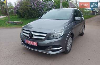 Хэтчбек Mercedes-Benz B-Class 2015 в 