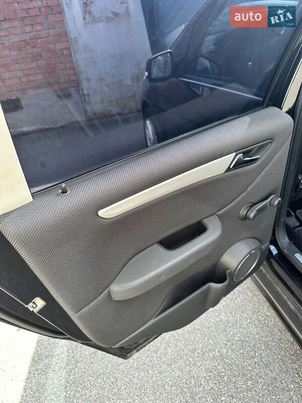 Хэтчбек Mercedes-Benz B-Class 2011 в Виннице фото 13 Хэтчбек Mercedes-Benz B-Class 2011 в Виннице