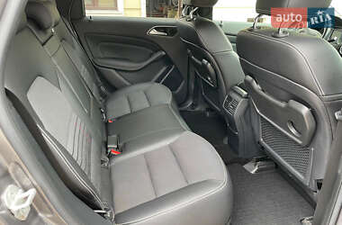 Хетчбек Mercedes-Benz B-Class 2015 в 