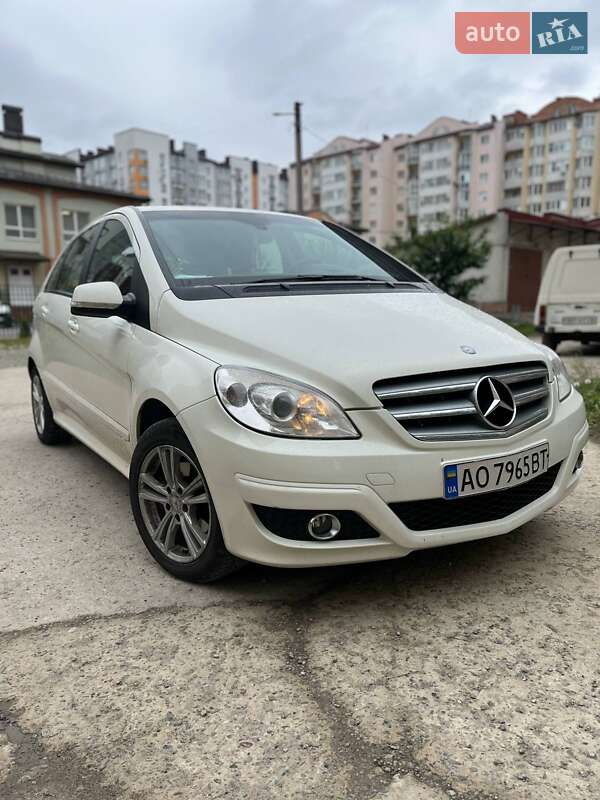 Хетчбек Mercedes-Benz B-Class 2011 в Івано-Франківську