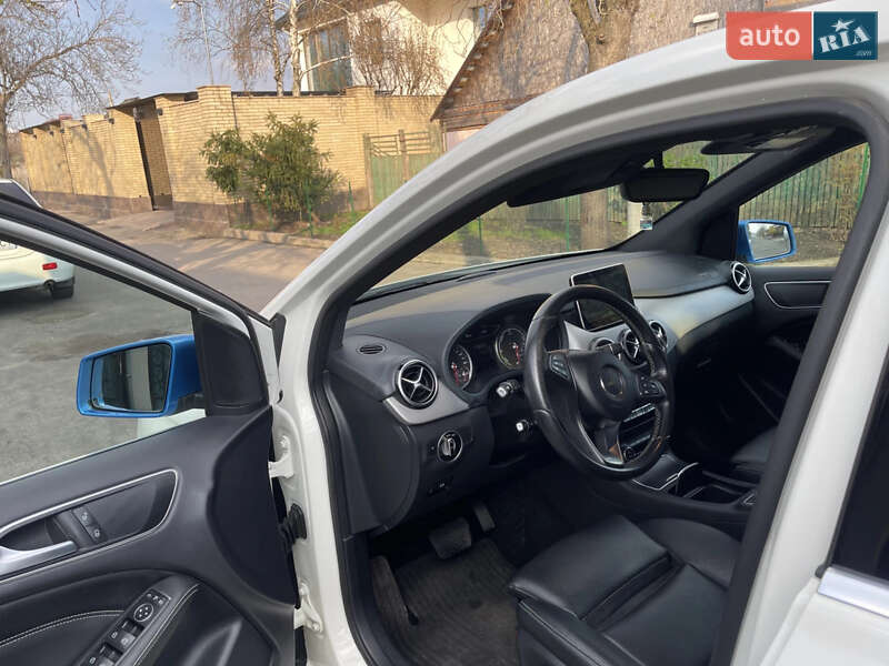 Хетчбек Mercedes-Benz B-Class 2015 в Дніпрі