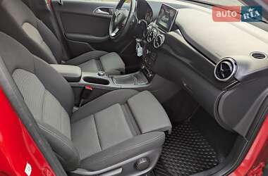 Хэтчбек Mercedes-Benz B-Class 2016 в 