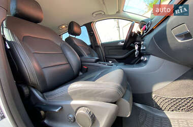 Хэтчбек Mercedes-Benz B-Class 2015 в 