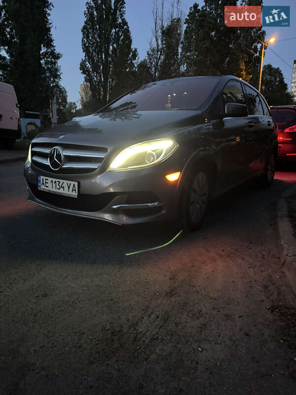 Хэтчбек Mercedes-Benz B-Class 2016 в Днепре