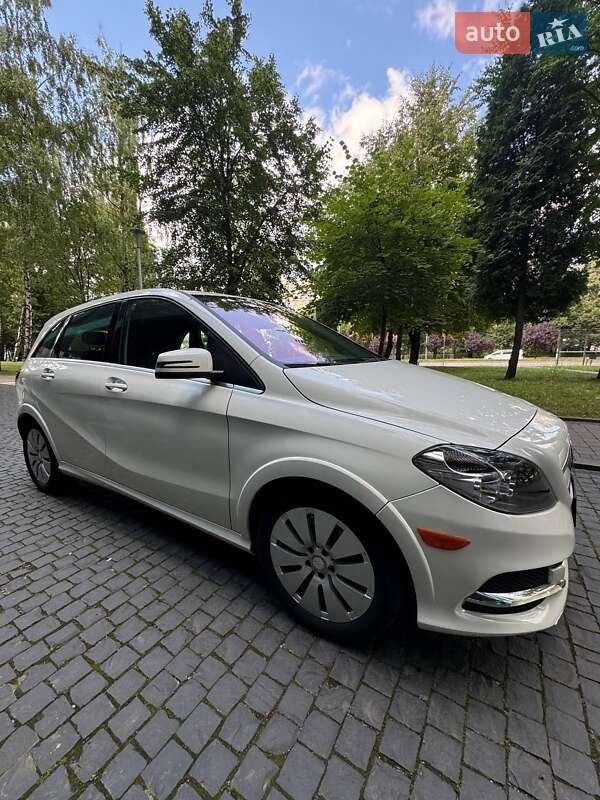 Хэтчбек Mercedes-Benz B-Class 2015 в Львове