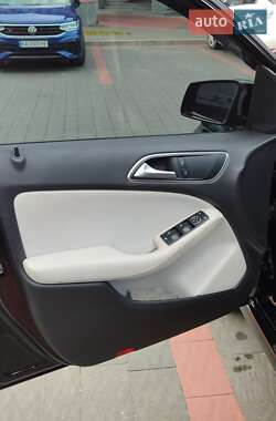 Хэтчбек Mercedes-Benz B-Class 2015 в 
