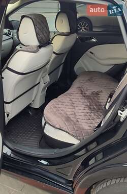Хэтчбек Mercedes-Benz B-Class 2015 в 