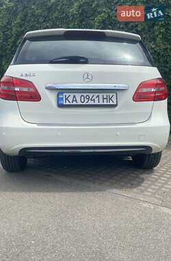 Хэтчбек Mercedes-Benz B-Class 2014 в 