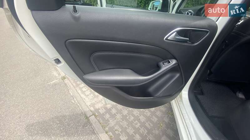 Хэтчбек Mercedes-Benz B-Class 2014 в Киеве