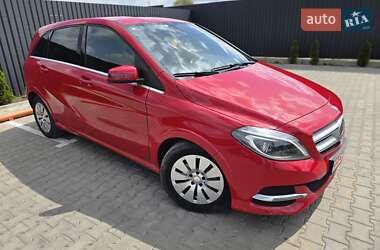 Хэтчбек Mercedes-Benz B-Class 2016 в 