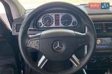 Хетчбек Mercedes-Benz B-Class 2010 в 