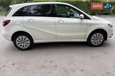 Хетчбек Mercedes-Benz B-Class 2017 в 