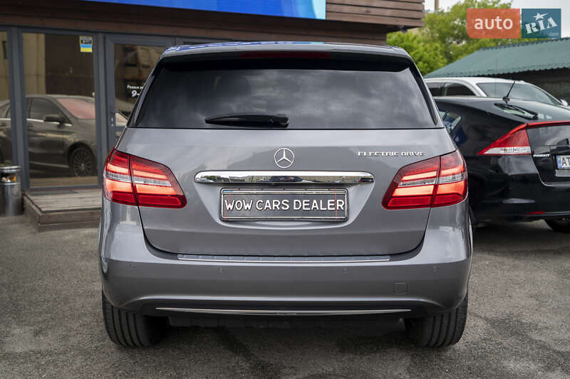 Хэтчбек Mercedes-Benz B-Class 2015 в Киеве