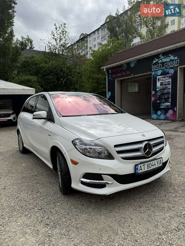 Хэтчбек Mercedes-Benz B-Class 2017 в Ивано-Франковске