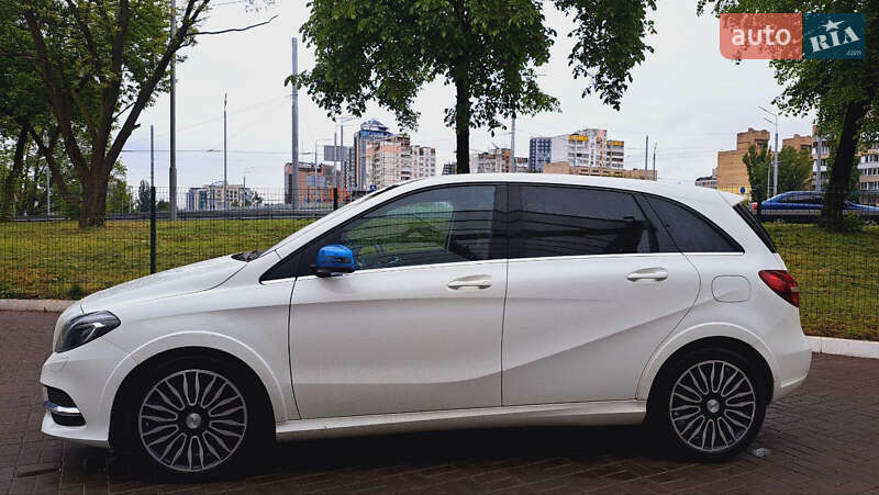 Хэтчбек Mercedes-Benz B-Class 2015 в Киеве
