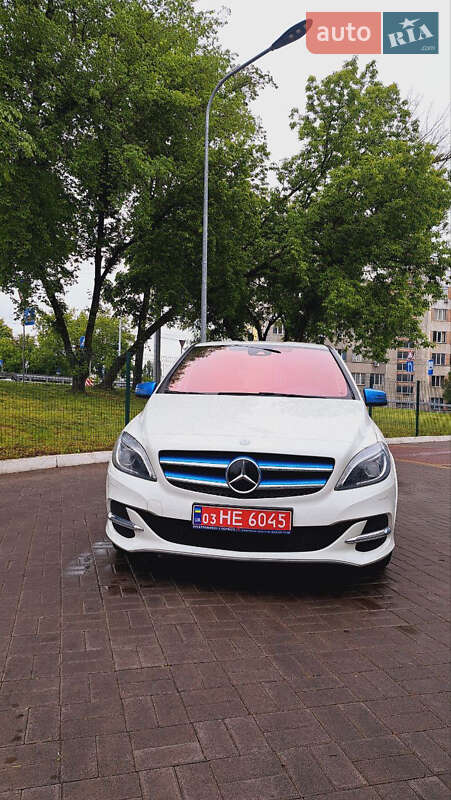 Хэтчбек Mercedes-Benz B-Class 2015 в Киеве