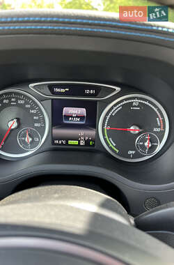 Хэтчбек Mercedes-Benz B-Class 2016 в 
