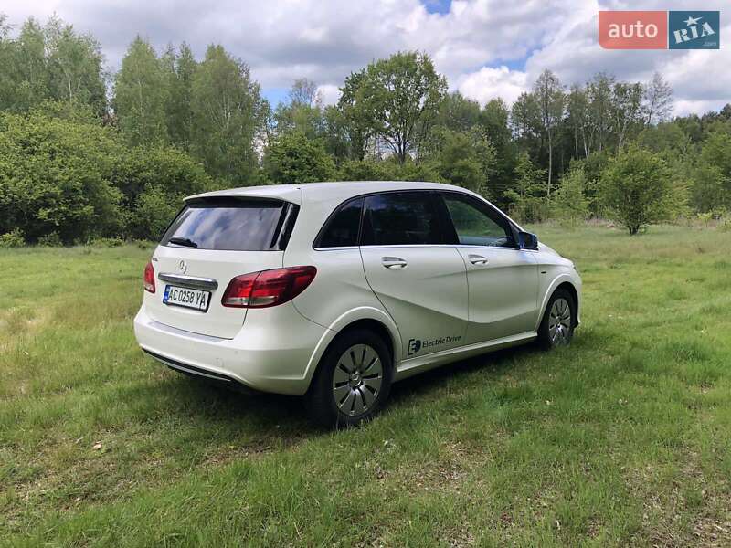 Хэтчбек Mercedes-Benz B-Class 2017 в Камне-Каширском