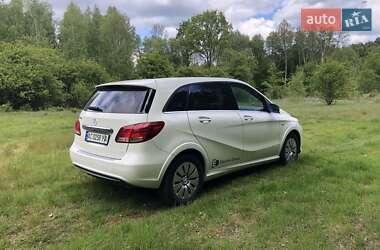 Хэтчбек Mercedes-Benz B-Class 2017 в 