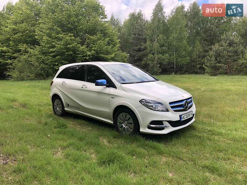 Хэтчбек Mercedes-Benz B-Class 2017 в Камне-Каширском