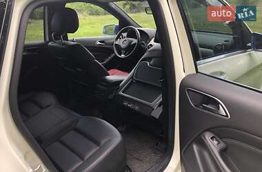 Хэтчбек Mercedes-Benz B-Class 2017 в 