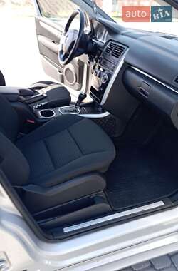 Хэтчбек Mercedes-Benz B-Class 2010 в 