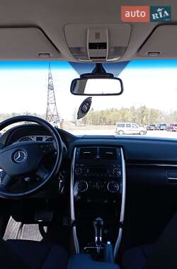Хэтчбек Mercedes-Benz B-Class 2010 в 