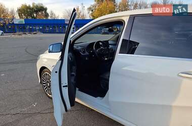 Хетчбек Mercedes-Benz B-Class 2015 в 