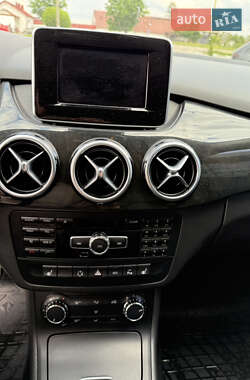 Хетчбек Mercedes-Benz B-Class 2013 в 
