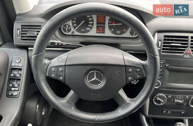 Хетчбек Mercedes-Benz B-Class 2010 в 