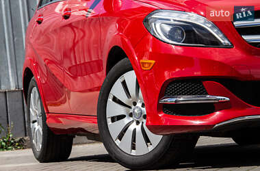 Хэтчбек Mercedes-Benz B-Class 2016 в 