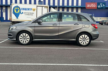 Хетчбек Mercedes-Benz B-Class 2017 в 
