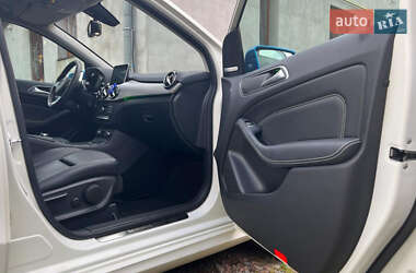 Хэтчбек Mercedes-Benz B-Class 2016 в 
