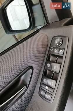 Хэтчбек Mercedes-Benz B-Class 2009 в 
