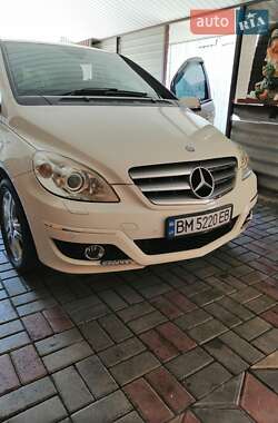 Хэтчбек Mercedes-Benz B-Class 2009 в 