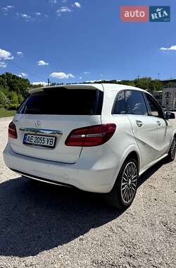 Хэтчбек Mercedes-Benz B-Class 2015 в 