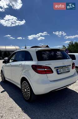 Хэтчбек Mercedes-Benz B-Class 2015 в 