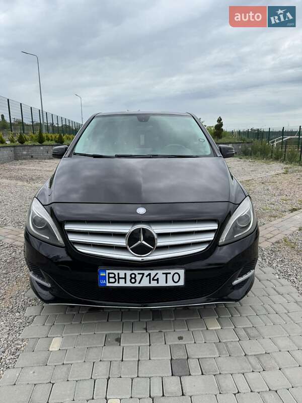 Хэтчбек Mercedes-Benz B-Class 2014 в 